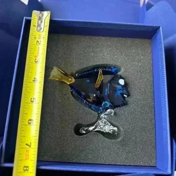 NWT - Swarovski Crystal Disney - Dory from Nemo Glass Figure - Picture 9 of 10